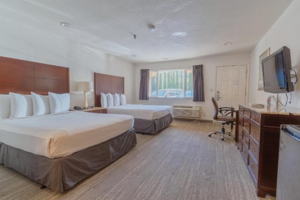 The Yosemite Inn image 15