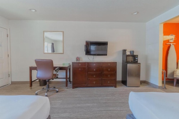 The Yosemite Inn image 23